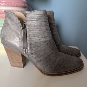 Paul Green Malibu Booties Size 9US NWOT